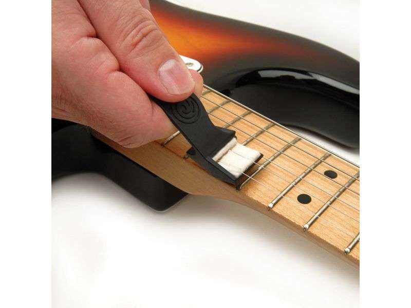 How to care for a guitar