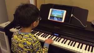 Acoustic or digital piano for learning: what to choose?