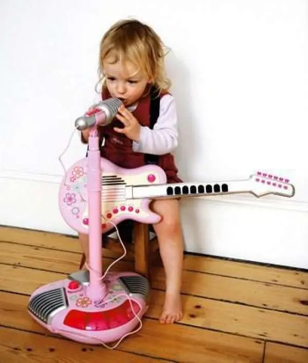 Come mantenere l'interesse di un bambino nell'apprendimento della musica?