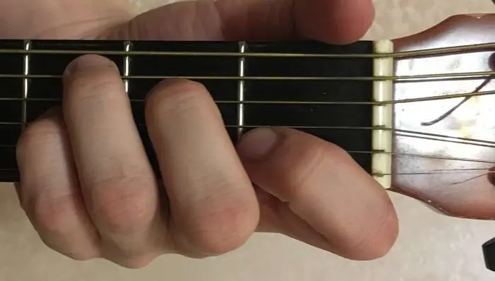 C7 chord on guitar: how to put and clamp, fingering