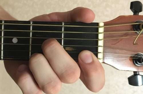 D7 chord on guitar: how to put and clamp, fingering