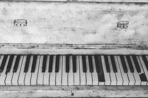 पियानो के आयाम और विशेषताएं