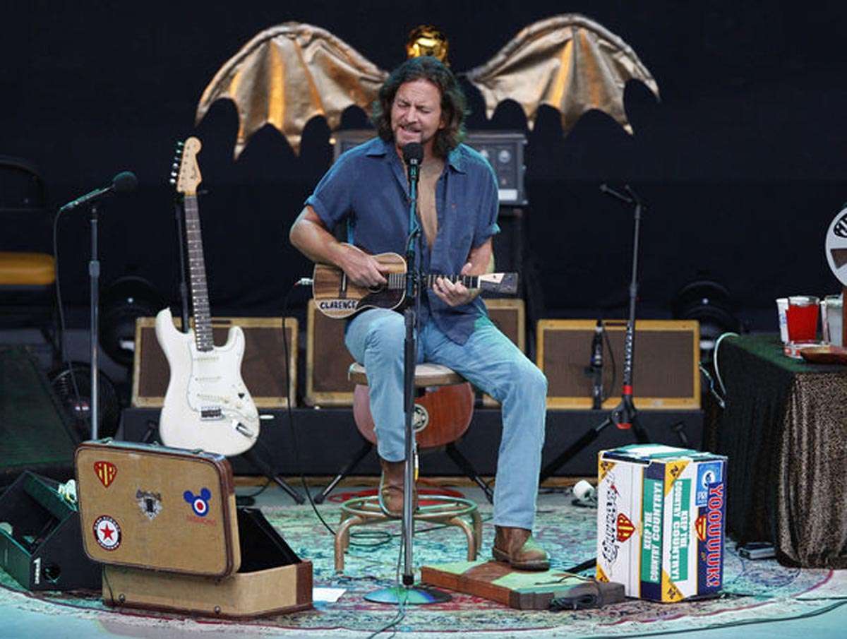 Eddie Vedder with ukulele