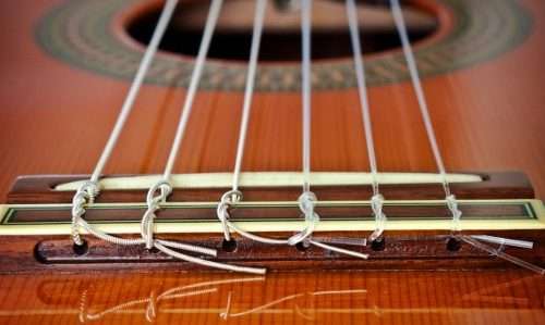How to choose classical guitar strings?