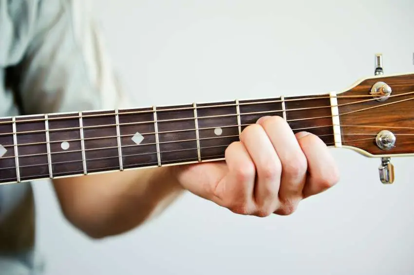 Comment jouer au combat de guitare. Combattre huit à la guitare