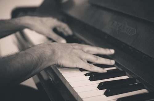 पियानो बजाउन सिक्नको लागि तयारी गर्दै - भाग १