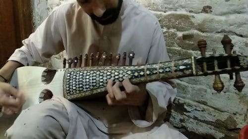 Rubab: description of the instrument, composition, history, use, playing technique