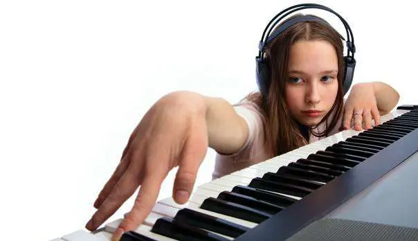 synthesizer and girl