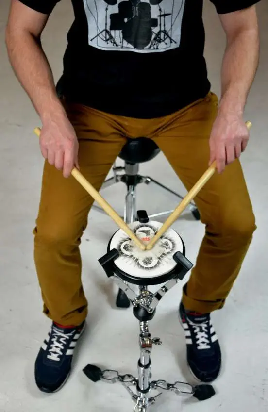 Snare drum techniques as the basis for playing the drum kit