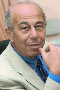 蒂格兰·阿布拉莫维奇·阿里汉诺夫 (Tigran Alikhanov) |