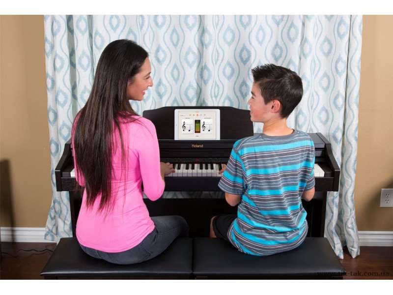 How to choose a digital piano for a child? Miracles of numbers.