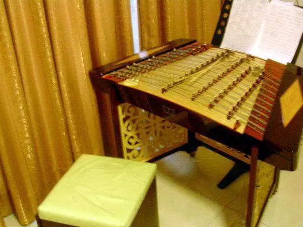 Yangqin: description of the instrument, structure, sound, use